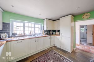 Kitchen- click for photo gallery